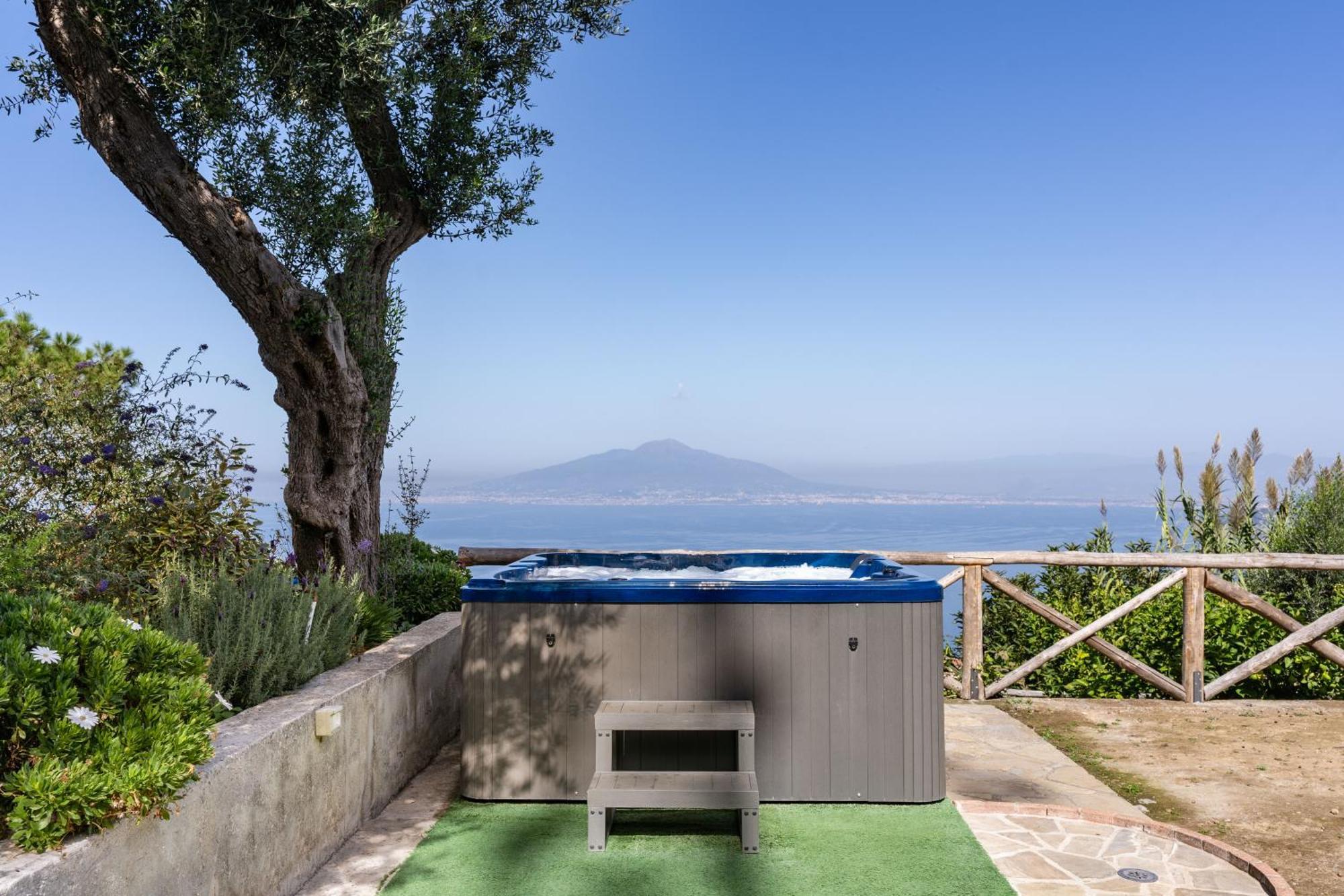 Villa Giulia Boutique Views Pool And Guest Services Сорренто Экстерьер фото